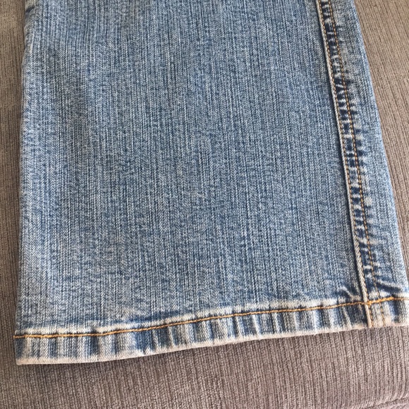 Stretch boot cut jeans by Guess - Picture 7 of 7